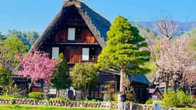 From Kanazawa/Toyama: Shirakawago and Takayama Day Tour