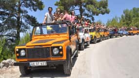Alanya: 4x4 jeepsafari og grottetur med frokost ved Dim-floden