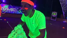 Cancun : Expérience de tennis à la lumière noire au centre de tennis RN