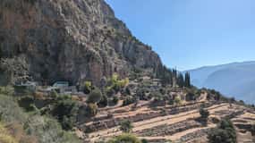 Delphi and Hosios Loukas Monastery: Private Tour from Athens