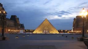 【新品未開封】ルーヴル美術館公式音声・映像ガイド※注意点あり 新品未開封】ルーヴル美術館公式音声・映像ガイド※注意点あり ルーヴル