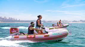 Dubai: Self-Drive Boat Experience 1 tai 2 hengelle.