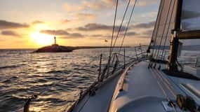Los Angeles: Sunset Sailing with Music