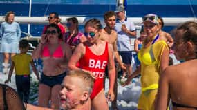 Von Antalya aus: Ganztagestour mit Bootstour, Mittagessen und Schaumparty