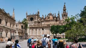 Seville: Cathedral, Giralda & Alcazar Entry With Guided Tour
