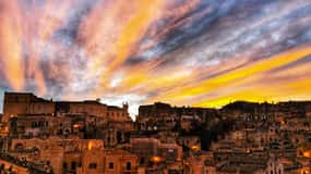 Matera: Walking tour with entries in Cave House and Church