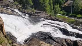 Excursão pela Cachoeira Cameron Falls