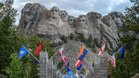 From Rapid City: Mt. Rushmore and Crazy Horse Tour