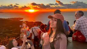 Oahu: Diamond Head Hike with Roundtrip Transportation