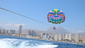 Benidorm: experiencia de parasailing