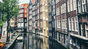 Amsterdam: 3 Hour See and Taste Tour of Historical Centre