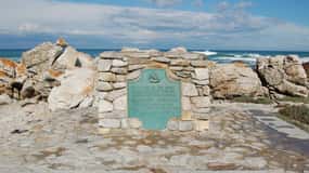 Cape Agulhas, Hermanus whales & Wine Tasting Day Trip