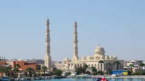 Semi-Submarine und Hurghada Stadtführung mit Transfer