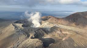 Volcanic Wonders: Private and helicopter Tour to Mount Aso