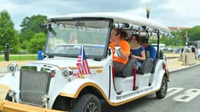Washington: Day & Night Guided Monuments Tour by E-Cart