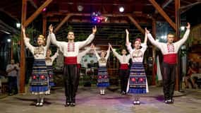 Wieczór bułgarski: Tradycyjna restauracja i program folklorystyczny