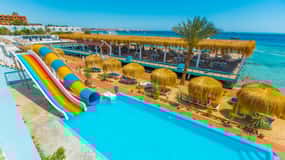 Hurghada: Aqua Park and Beach Experience