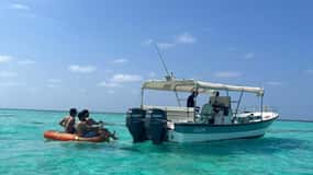 Jeddah: Bayadah Island Bootsfahrt mit Schnorcheloption