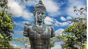 Bali: Customised Uluwatu Tour With Transfer Drop off/Pick up