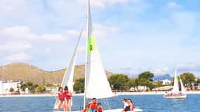 Light sailing experience with instructor