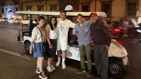 Roma: Tour notturno privato con golf cart e aperitivo