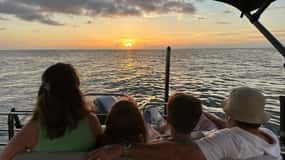 Naples: Sunset Boat Tour with Snacks and Drinks