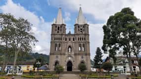 MEDELLIN: VISITA AO JARDIM + ANDES (VISTA PANORÂMICA) + FAZENDA DE TRUTAS