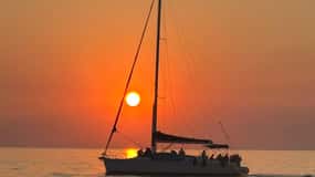 Heraklion: Passeio de barco ao pôr do sol na Ilha Dia com jantar