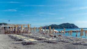 Sestri Levante: Strandtag mit Liegestühlen und Sonnenschirm - Sektor 3