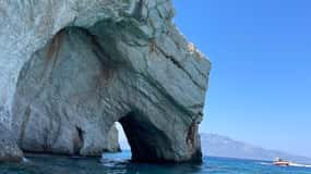 Zakynthos: Island Tour of Shipwreck, Blue caves & More!