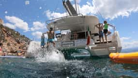 Alghero: Crociera panoramica in catamarano con pranzo e snorkeling