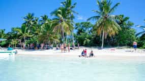 Punta Cana : Saona Island VIP 4 first-class beach and sunset
