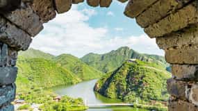 Beijing: Huanghuacheng Lakeside Great Wall Guided Bus Tour