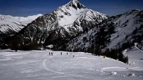 Milky Way: night snowshoeing with typical mountain hut dinner