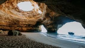 From Armação de Pêra: Benagil Caves and Beaches Boat Tour