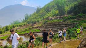 SAPA : 2 JOURS de promenade guidée et 1 nuit chez l'habitant avec GUIDE LOCAL