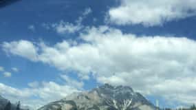 Minivan Airport Shuttle: Canmore <---> Calgary