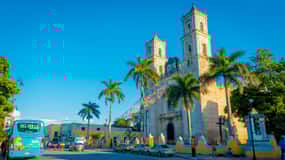 Playa del Carmen: Chichen Itza, Valladolid, Cenote & Buffet