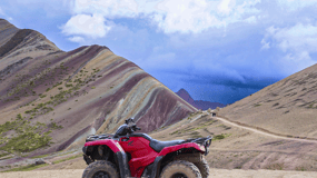 De Cusco: ATV para a Montanha Arco-Íris ou Vale Vermelho com refeição