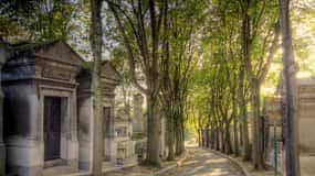 The Père Lachaise Cemetery: Guided 2-Hour Small-Group Tour