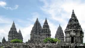Yogyakarta: Private Tour with Borobudur and Prambanan