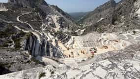 Carrara marble quarries with lard tasting: Off-road quarry tour