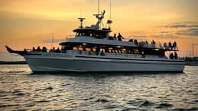Hyannis: Hyannis Harbor Sunset Cruise