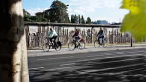 Berlino: Tour guidato in bicicletta del Muro di Berlino e del Terzo Reich