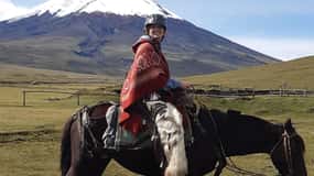Vulcano Cotopaxi: escursione a cavallo di un'intera giornata per principianti