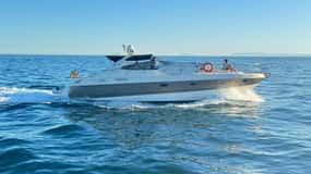 Marbella: Private Cruise in Luxury Yacht