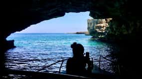 Polignano a Mare: Tour of Barca Tra Grotte with Aperitivo