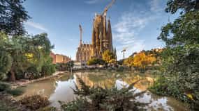 Sagrada Familia Tour with Express Entry and Local Guide