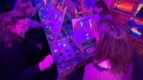 Málaga: Wine Gogh Glow Academy Paint and Sip Class