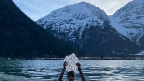 Sortez de votre zone de confort : bain de glace dans un lac de montagne